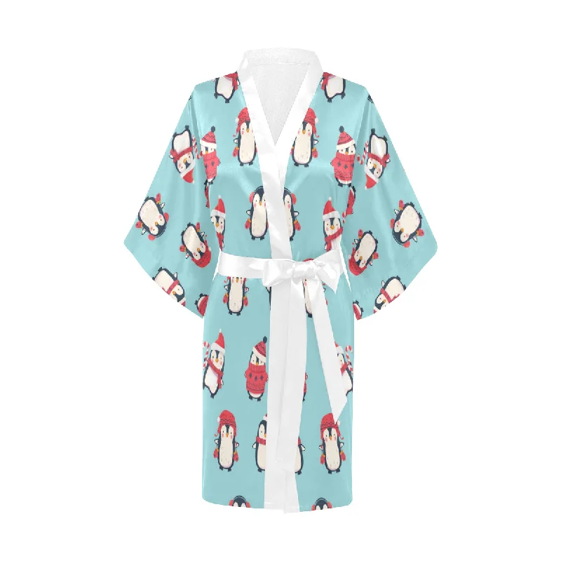 Cute penguin christmas  design pattern Women's Short Kimono Robe