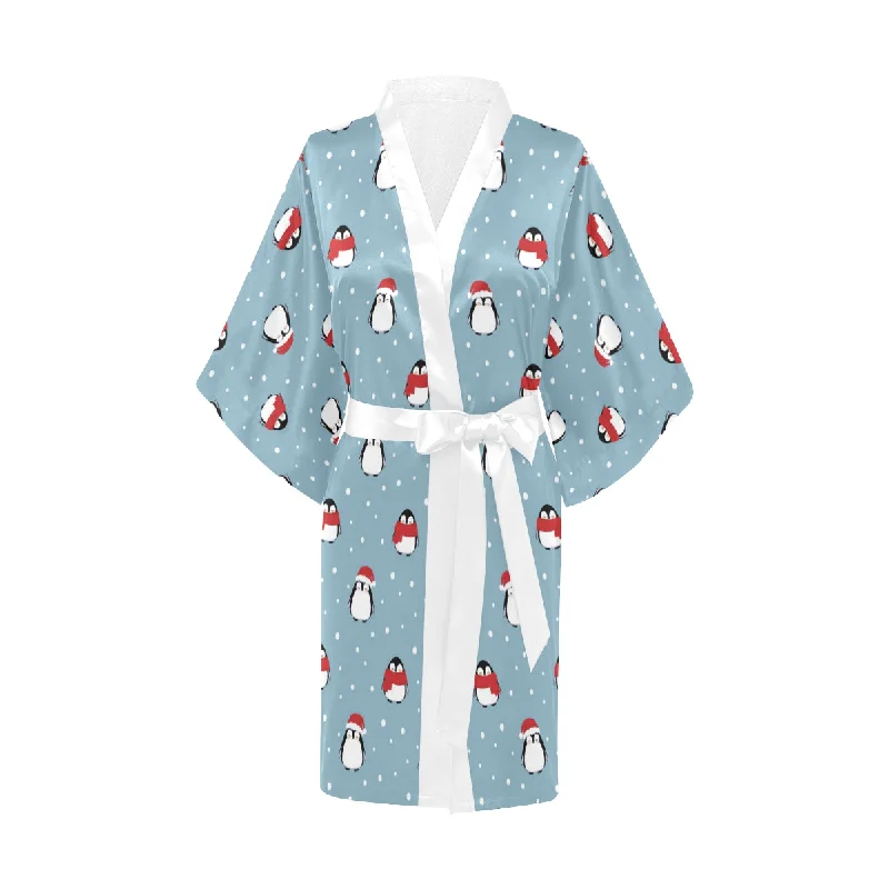 Cute penguin christmas snow pattern Women's Short Kimono Robe